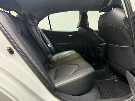 Toyota Camry 2.5 AT (181 л.с.) 2019