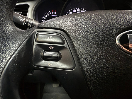 KIA Ceed 1.6 MT (129 л.с.) 2013