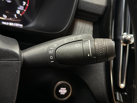 Volvo XC40 2.0 4WD AT (190 л.с.) 2021