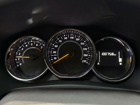 Renault Logan Stepway 1.6 MT (113 л.с.) 2019