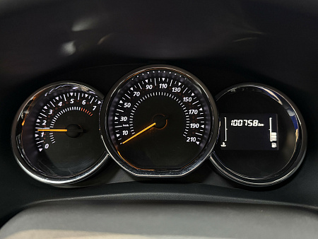Renault Logan Stepway 1.6 MT (113 л.с.) 2019