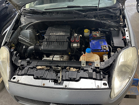 FIAT Punto 1.4 MT (77 л.с.) 2008