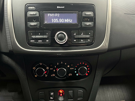 Renault Sandero Stepway 1.6 AT (102 л.с.) 2017