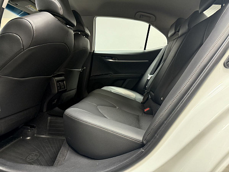 Toyota Camry 2.5 AT (181 л.с.) 2019