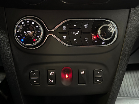 Renault Sandero Stepway 1.6 AT (102 л.с.) 2017