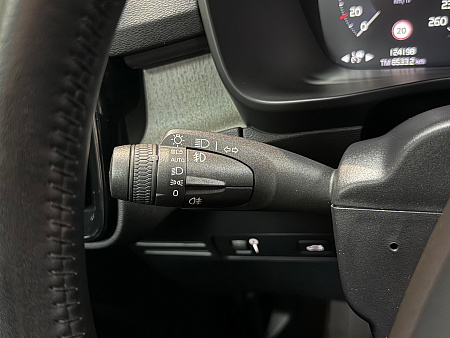 Volvo XC40 2.0 4WD AT (190 л.с.) 2021
