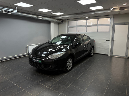 Renault Fluence 1.6 MT (106 л.с.) 2010