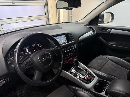 Audi Q5 2.0 TFSI quattro S tronic (211 л.с.) 2011
