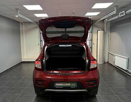 Renault Sandero Stepway 1.6 AT (102 л.с.) 2017