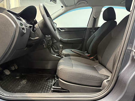 Skoda Rapid 1.6 MPI MT (90 л.с.) 2017