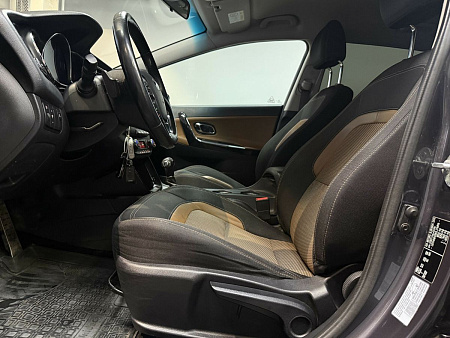 Kia Ceed 1.6 AT (130 л.с.) 2017