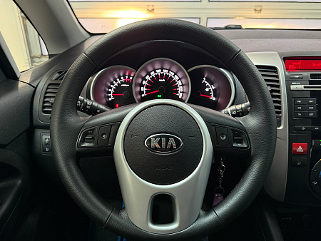 KIA Venga 1.6 MT (125 л.с.) 2013