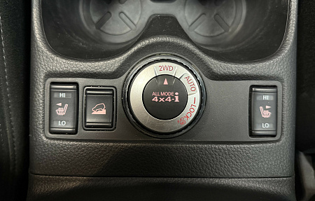 Nissan X-Trail 2.0 4WD CVT (144 л.с.) 2016