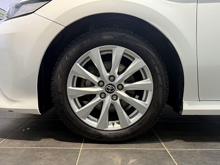 Toyota Camry 2.5 AT (181 л.с.) 2019
