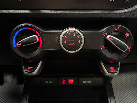 KIA Rio X-Line 1.6 MT (123 л.с.) 2018