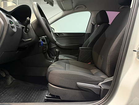 Skoda Rapid 1.6 MPI MT (90 л.с.) 2015