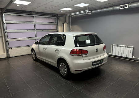 Volkswagen Golf 1.6 DSG (102 л.с.) 2012