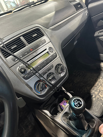 FIAT Punto 1.4 MT (77 л.с.) 2008