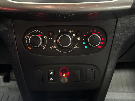 Renault Logan Stepway 1.6 MT (113 л.с.) 2021