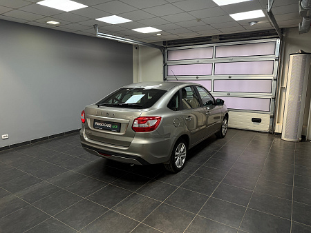 ВАЗ (LADA) Granta 1.6 MT (106 л.с.) 2021