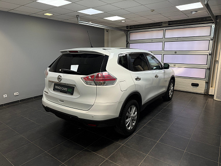 Nissan X-Trail 2.0 4WD CVT (144 л.с.) 2016