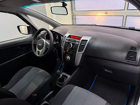 KIA Venga 1.6 MT (125 л.с.) 2013