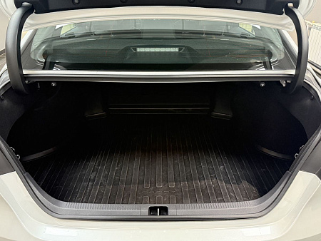 Toyota Camry 2.5 AT (181 л.с.) 2019