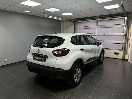 Renault Kaptur 1.6 CVT (114 л.с.) 2017