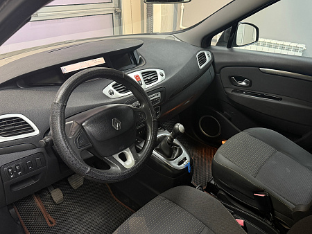 Renault Scenic 1.5 dCi MT (110 л.с.) 2010