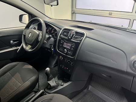 Renault Sandero Stepway 1.6 MT (102 л.с.) 2016