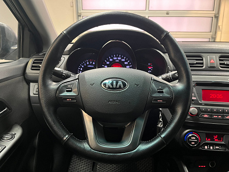 KIA Rio 1.6 AT (123 л.с.) 2013