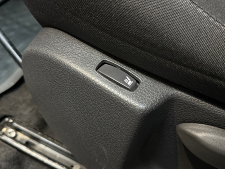 Renault Logan Stepway 1.6 MT (113 л.с.) 2019