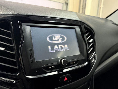 ВАЗ (LADA) Vesta 1.6 MT (106 л.с.) 2021