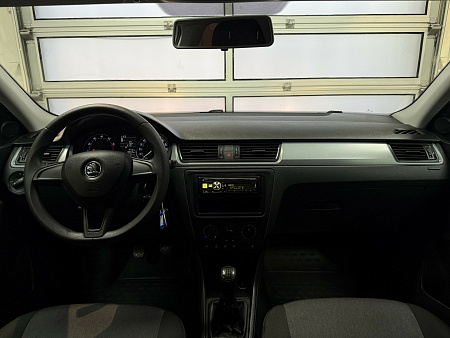 Skoda Rapid 1.6 MPI MT (90 л.с.) 2015