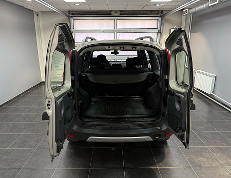 ВАЗ (LADA) Largus Cross 1.6 MT (106 л.с.) 2019