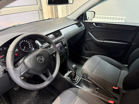 Skoda Rapid 1.6 MPI MT (90 л.с.) 2017